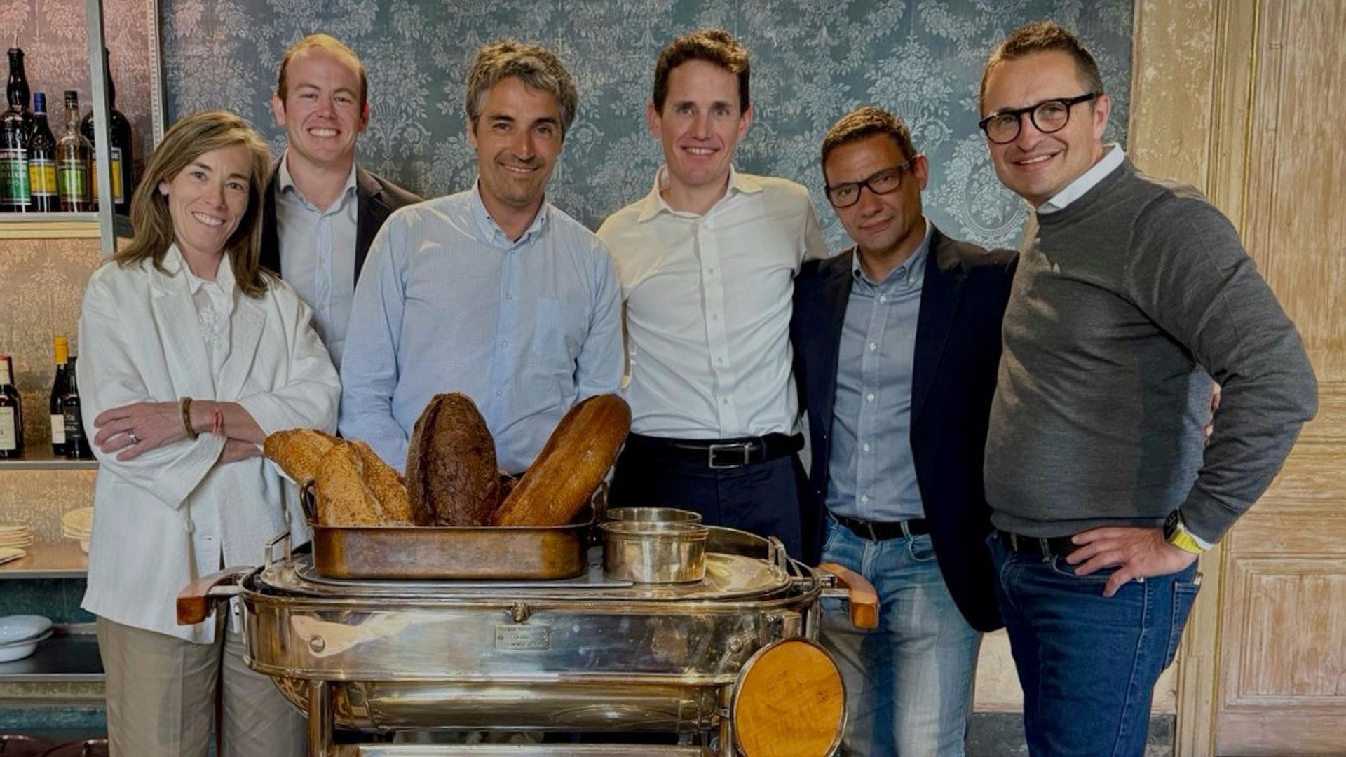 De izquierda a derecha: Virginia San Miguel, directora de marketing Monbake; Iñigo Meirás, director desarrollo corporativo Monbak; Xevi Ramón, CEO y Cofundador de Triticum; Borja Lomba, CEO de Monbake; Marc Martí, Cofundador de Triticum, y Jordi Ramón, Cofundador de Triticum