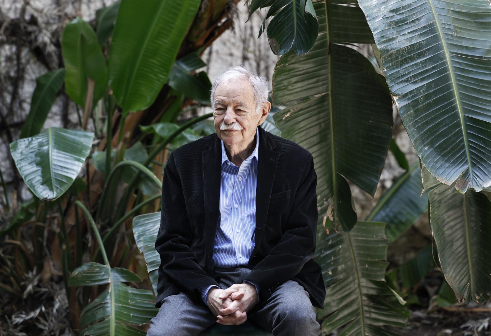 El escritor Eduardo Mendoza ha presentado este lunes en Barcelona 'La intriga del funeral inconveniente'