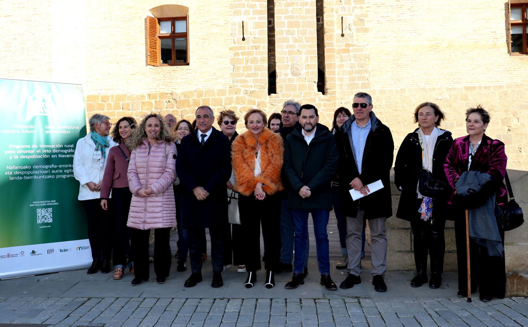 Representantes institucionales, municipales y personal técnico que acudió a la presentación este lunes en Marcilla de RuralNav2026