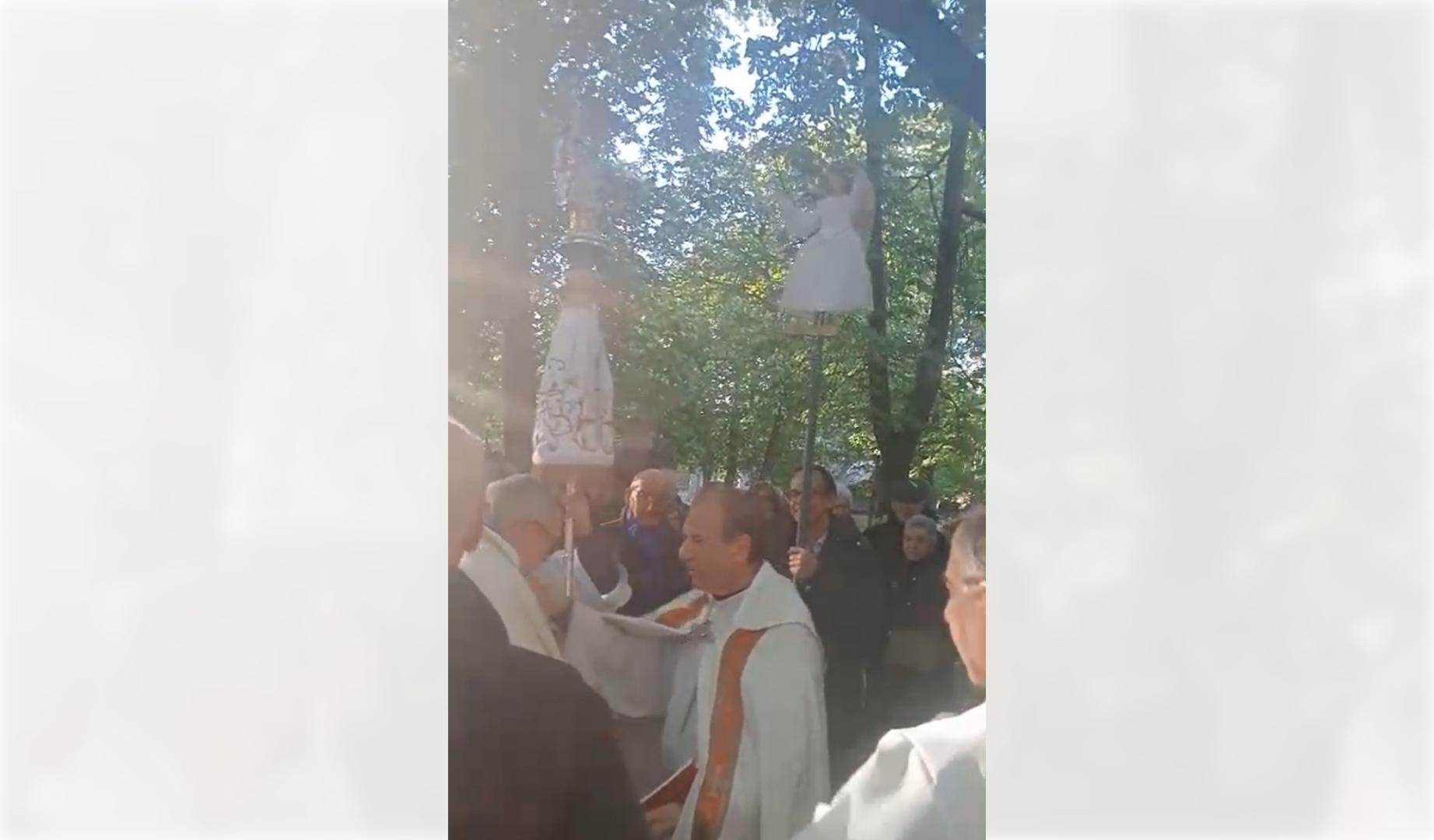Este lunes 13 de abril se produjo el tradicional saludo entre las dos imágenes en la llegada a Pamplona del primero.