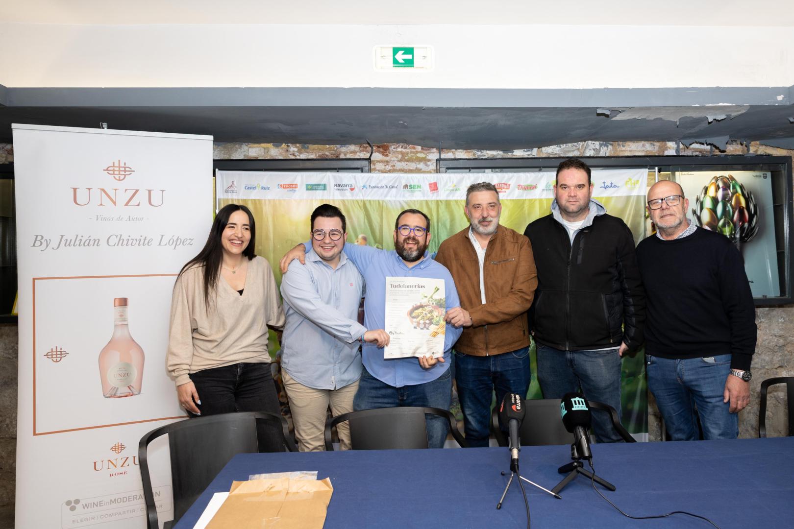 De izda. a dcha.: Beatriz Collar Álvarez (Bodegas Unzu by Julián Chivite), Mauro Milagro González (La Catedral), Luis Salcedo Irala (Remigio), Aitor Castellano Sainz de Murieta (Pichorradicas), José Aguado Sada (Topero), y Celes Sebastián Ciria (Orden del Volatín)