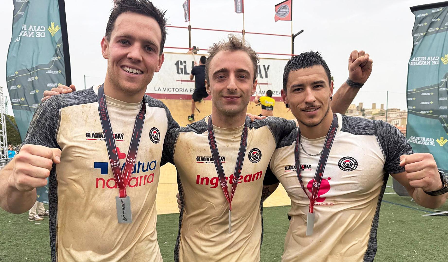 Desde la izquierda, Iker Guergué, Santiago Arrondo y Mikel Santaren