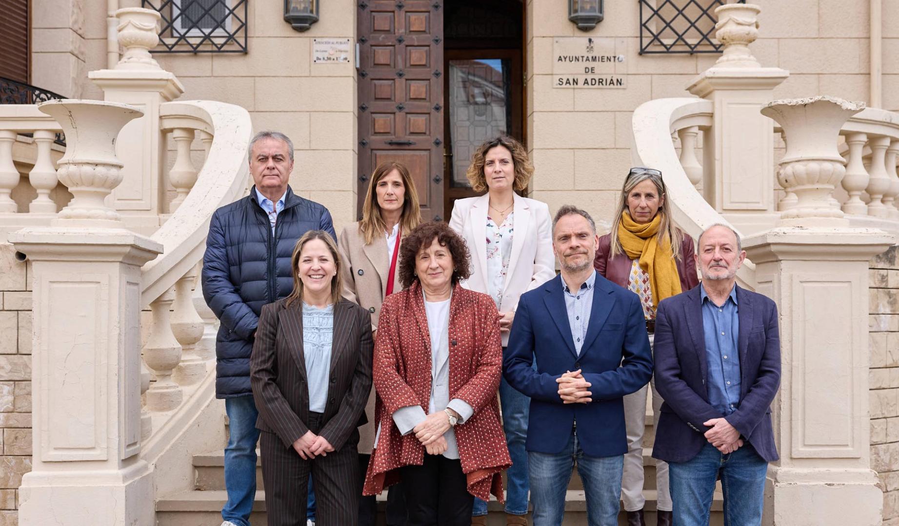 Asistentes a la presentación del proyecto piloto en el Ayuntamiento de San Adrián