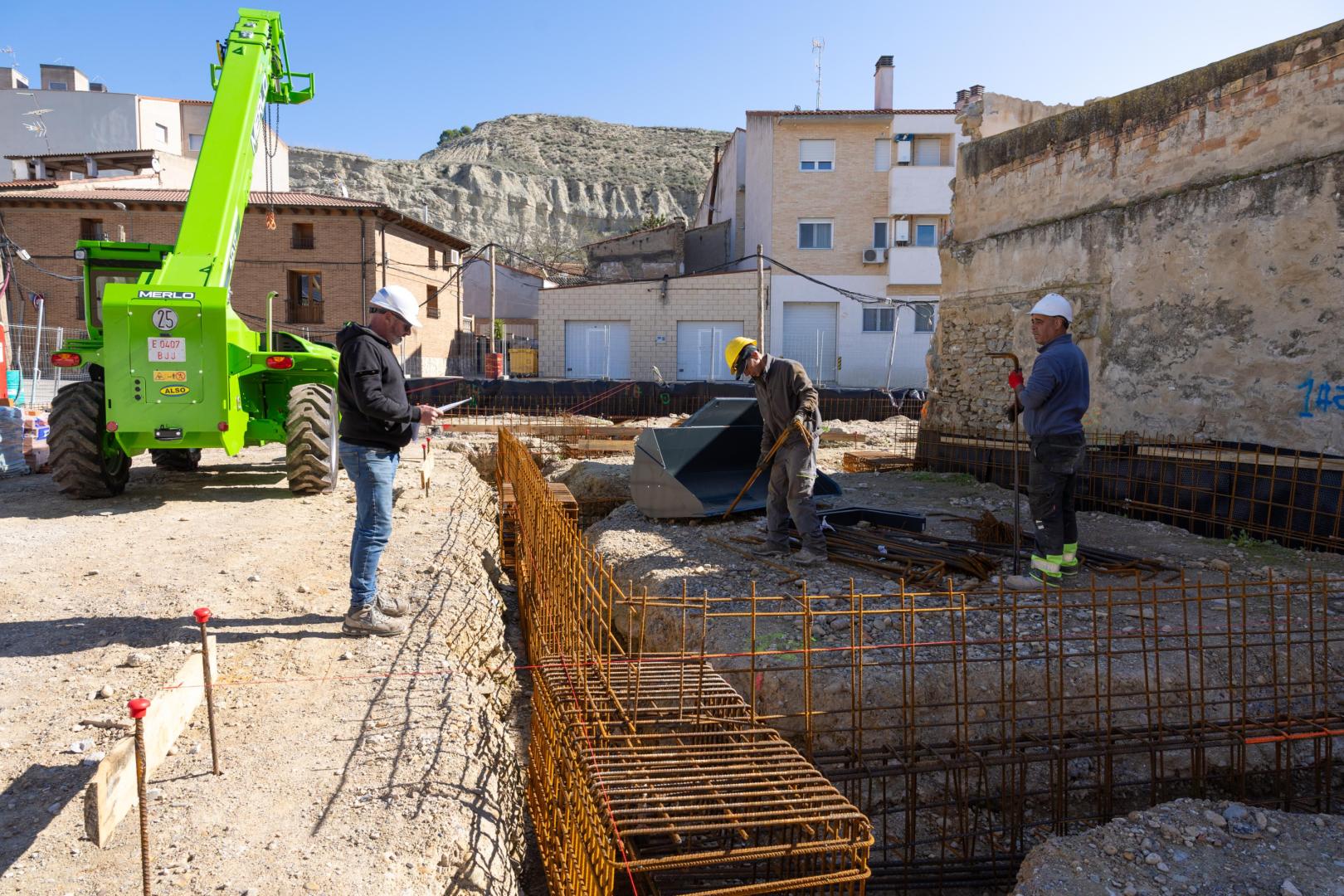 Imagen de las obras de construcción del futuro centro de día de Arguedas