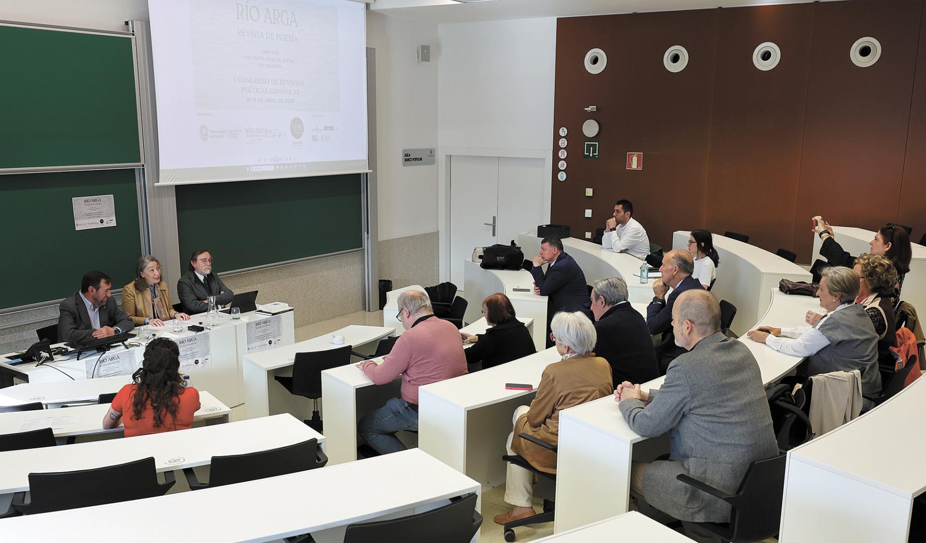 Juan Ramón Corpas, Julia Pavón y Luis Colina, en el acto inaugural del Congreso, en el Edificio Amigos de la Universidad de Navarra
