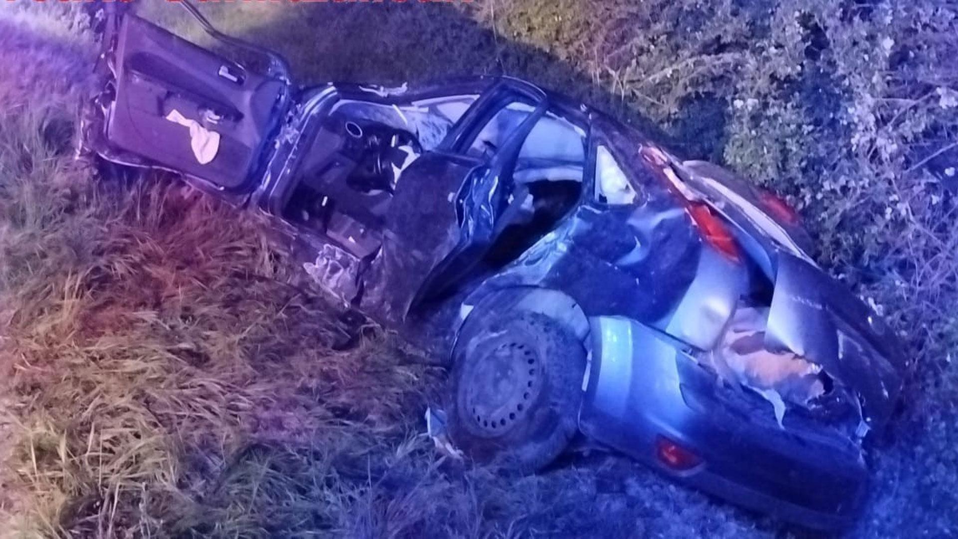 Estado en el que quedó el vehículo tras salirse de la vía en Villaveta