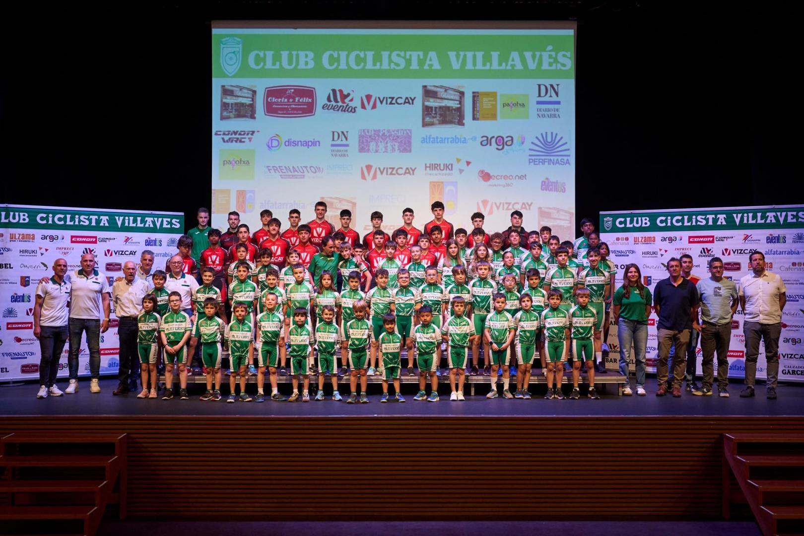El Club Ciclista Villavés presentó a los ciclistas que lucirán esta temporada los colores de Pescadería Olaverri y Vizcay Hermanos