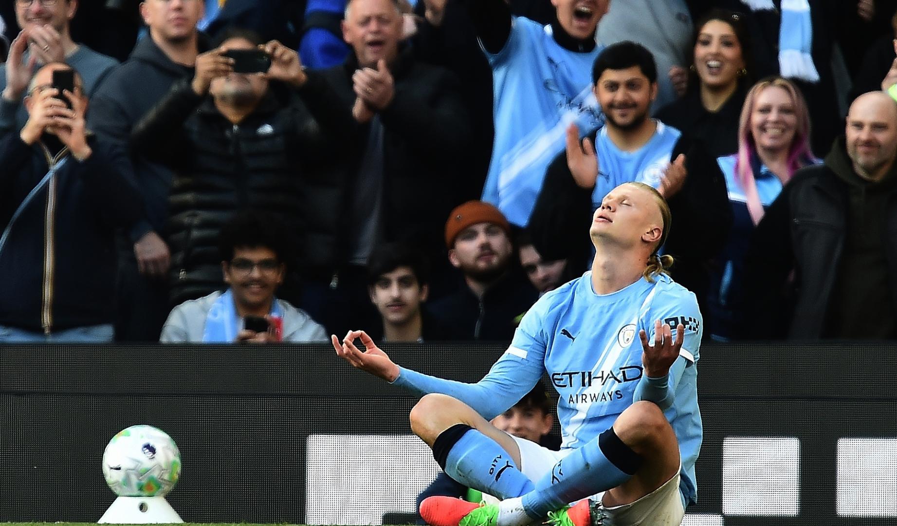 Erling Haaland celebra el gol anotado ante el Arsenal