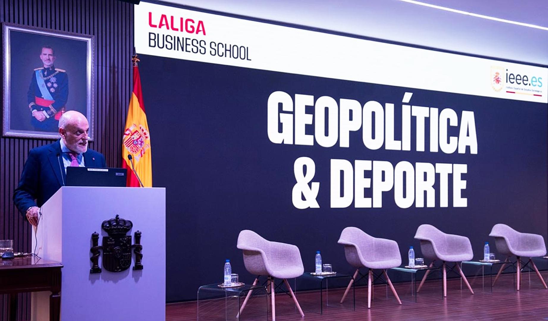 Javier Tebas en la apertura del Seminario Geopolítica y Deporte