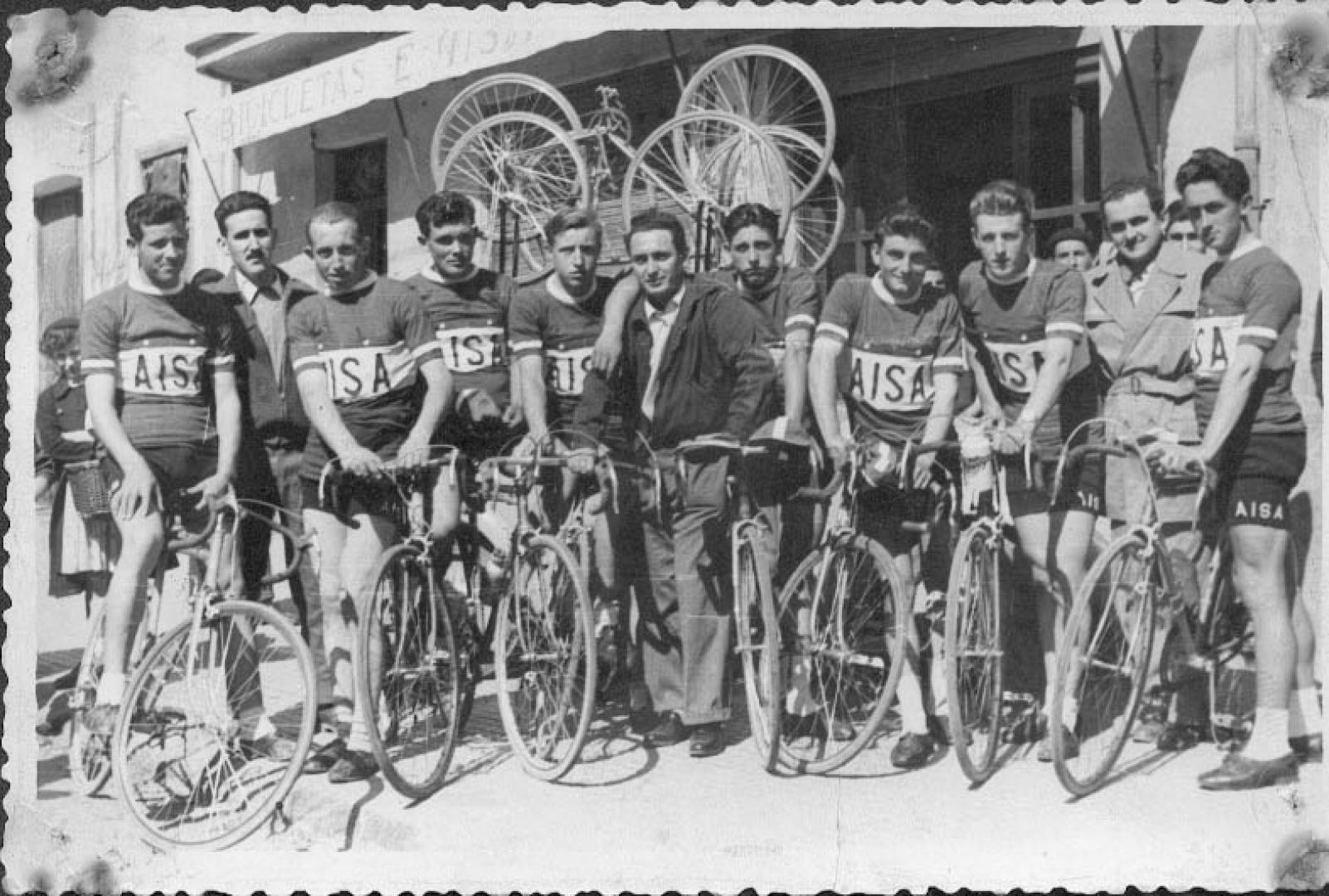 Uno de los equipos del c.C.Estella patrocinado por Aisa.