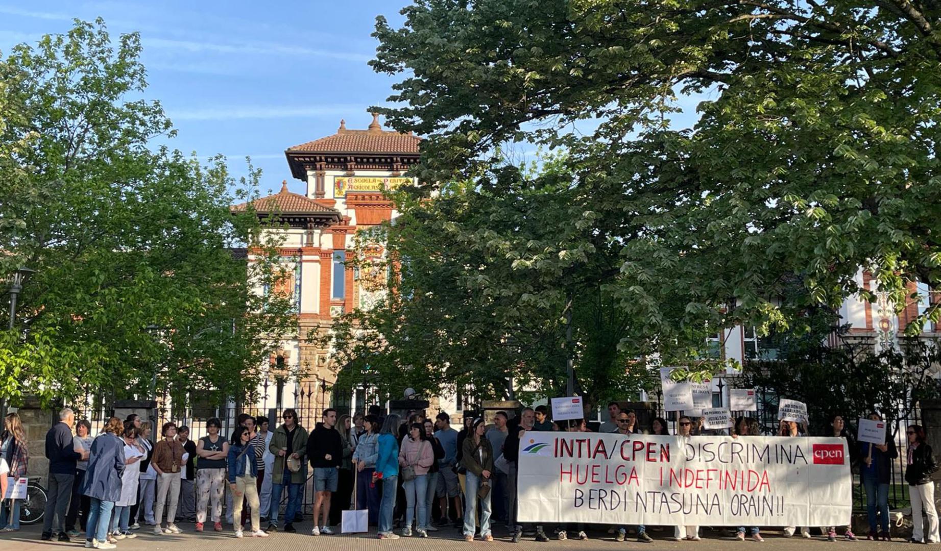 Imagen de la protesta de los trabajadores de Intia, este martes