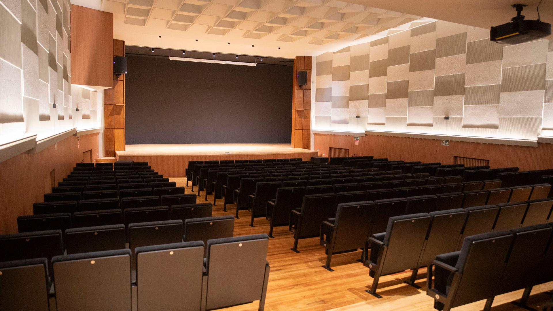 La Casa de las Mujeres estrena salón de actos tras la reforma