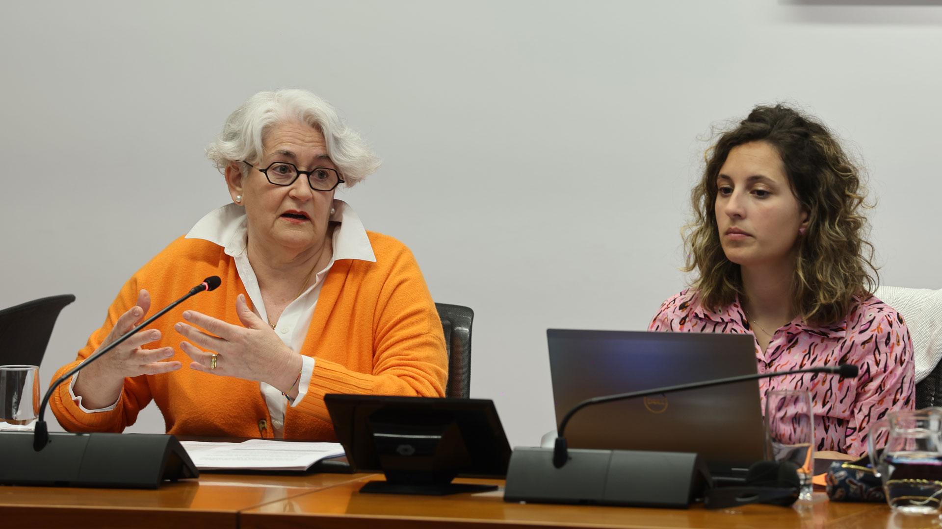 Lourdes Goicoechea, durante su comparecencia esta martes en la comisión del Parlamento que investiga el ‘caso Cerdán’ y sus posibles conexiones en Navarra