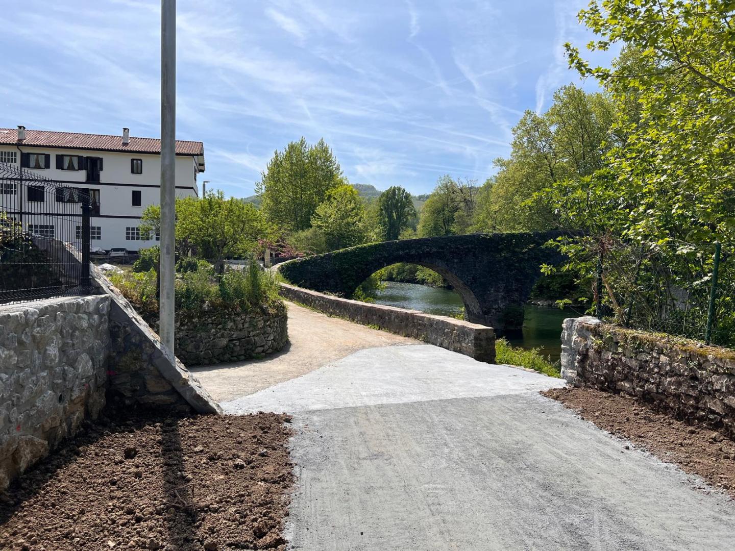 Detalle del sendero adecuado para conectar Bera con la Vía Verde del Bidasoa.