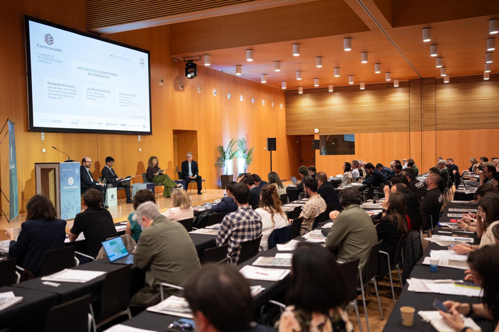 En el estrado, Fernando De Casso, Jon Gurutz, Belén Galindo y Luis Martínez Muñoz
