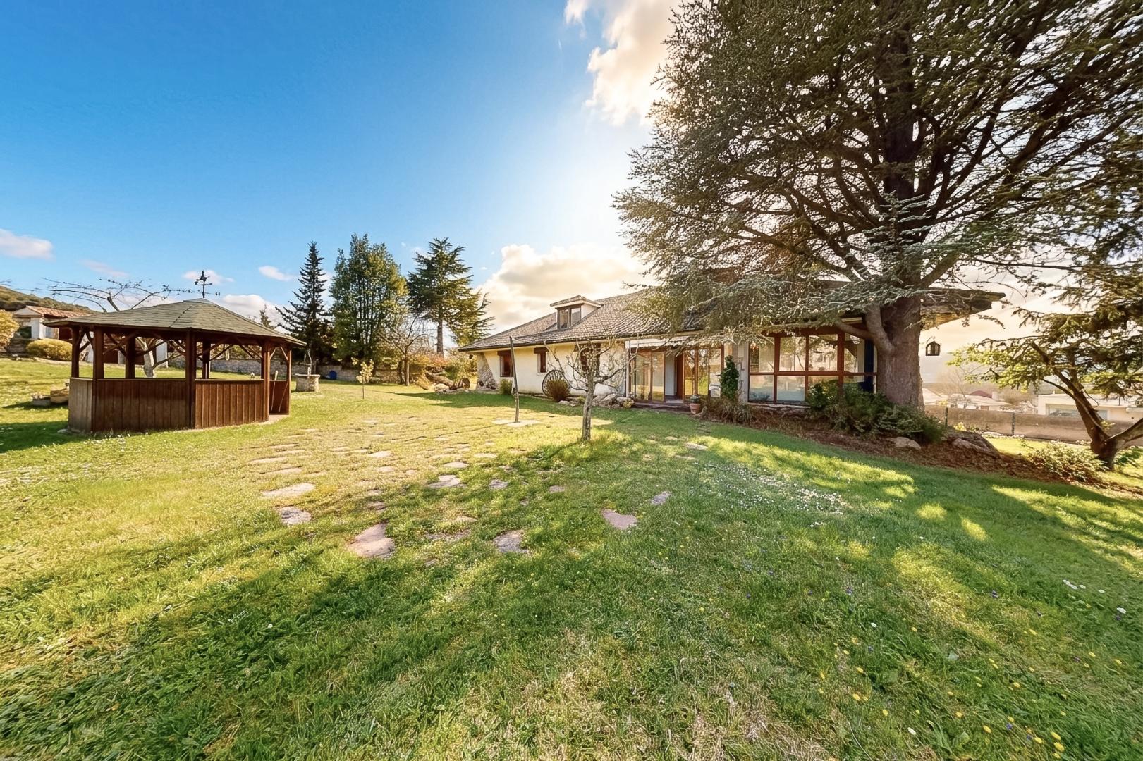 Precioso chalet con gran parcela en Iratxe