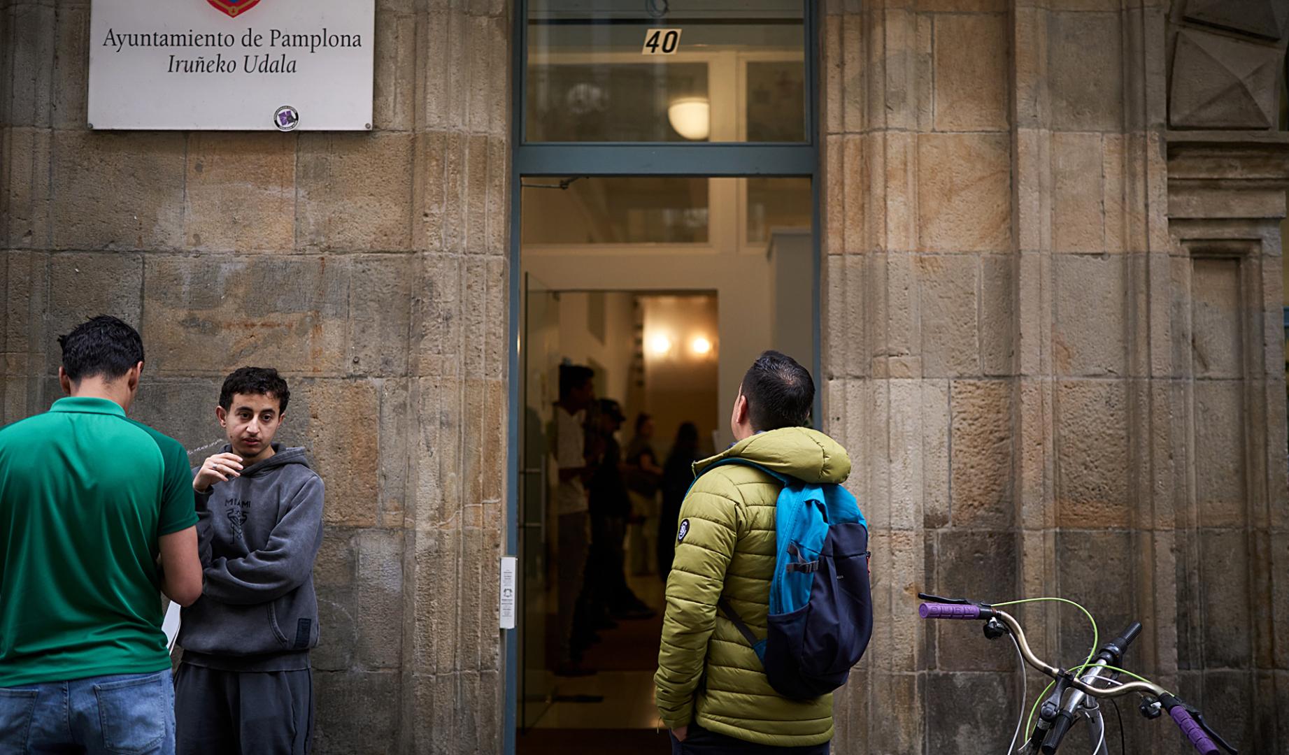 Oficina de la calle Zapatería habilitada por el Ayuntamiento de Pamplona para la regularización de personas migrantes