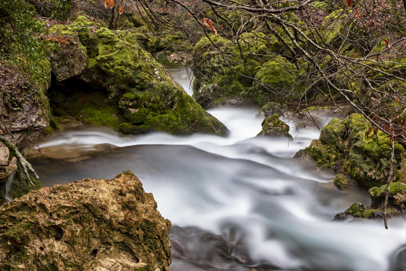 Imagen del nacedero del río Urederra.