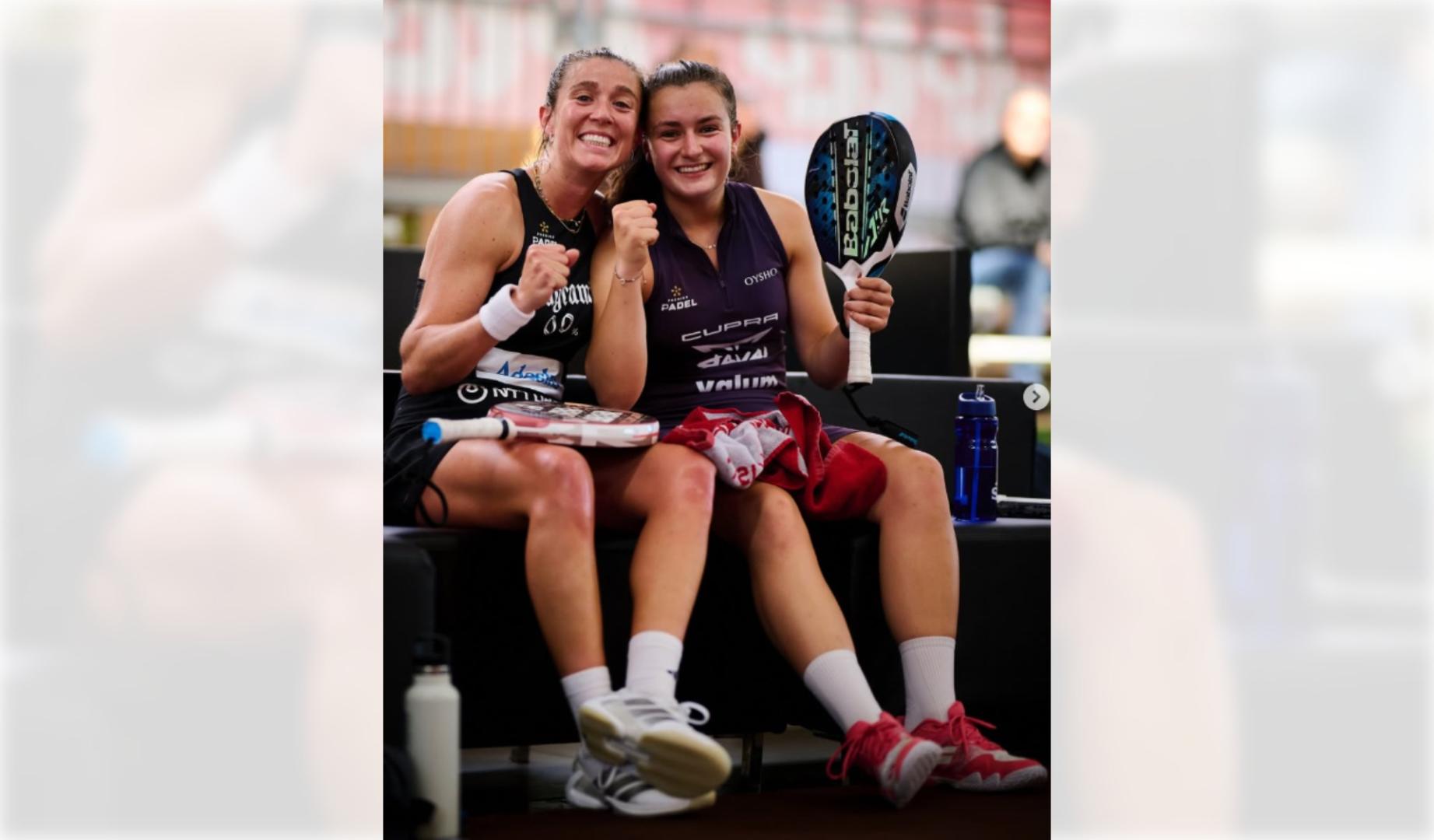 Marta Ortega y Martina Calvo celebran la victoria en primera ronda del Bruselas P2