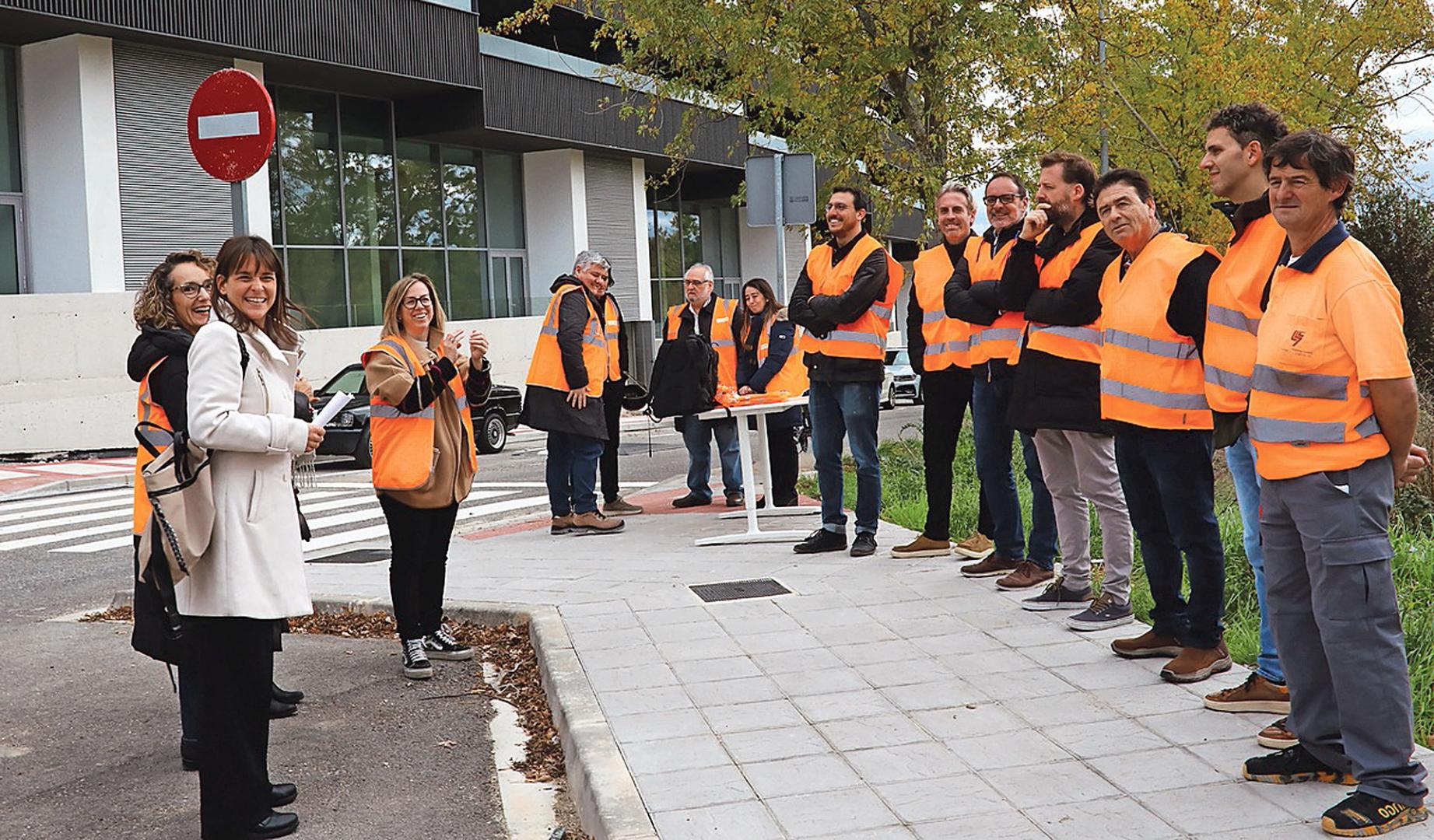 Foto de la visita a las obras una vez finalizado el edificio, en noviembre de 2024