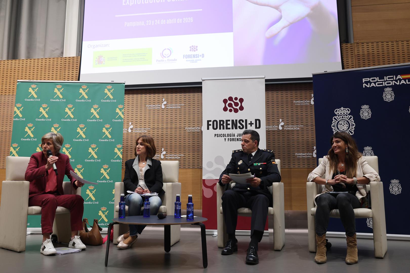 Desde la izda.: Ana Carmen Arboníes, Esther Fernández Arjonilla, David González y Mari Paz Benito, ayer en Civican