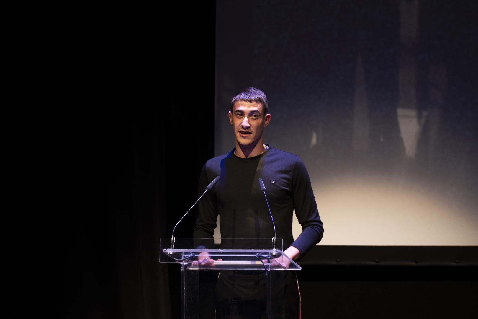 Víctor Ladera, este sábado, tras recoger el premio a mejor dirección