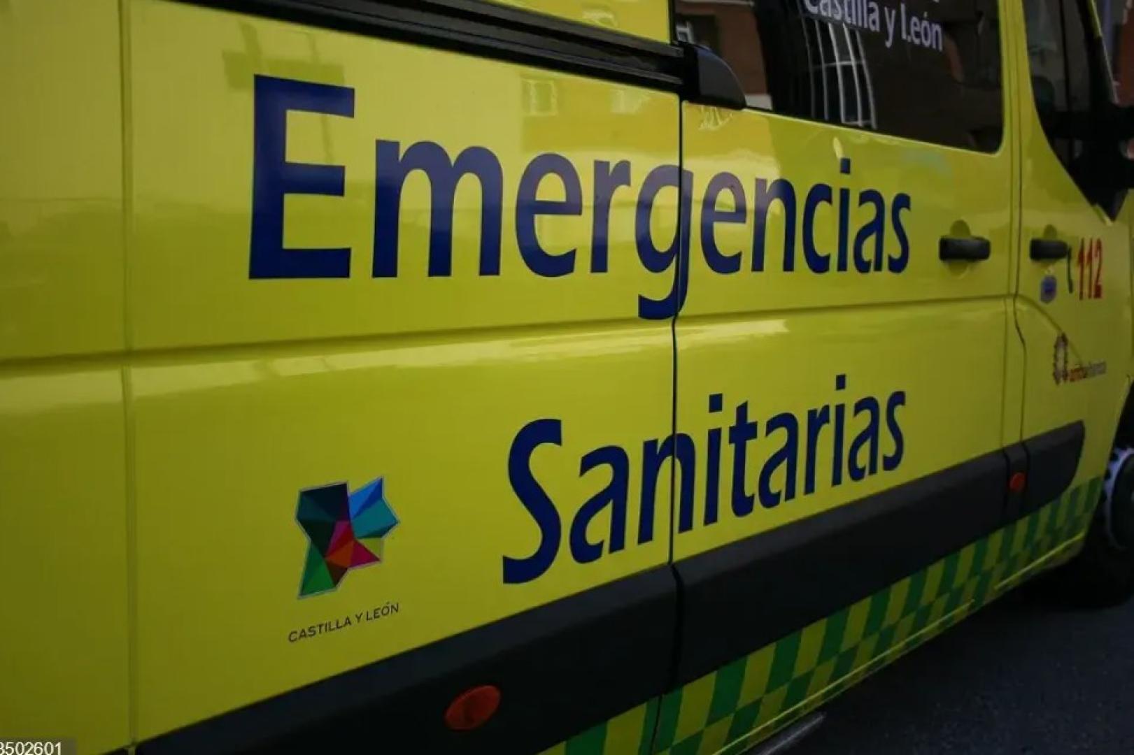 Imagen de una ambulancia de Emergencias Sanitarias, Sacyl.
