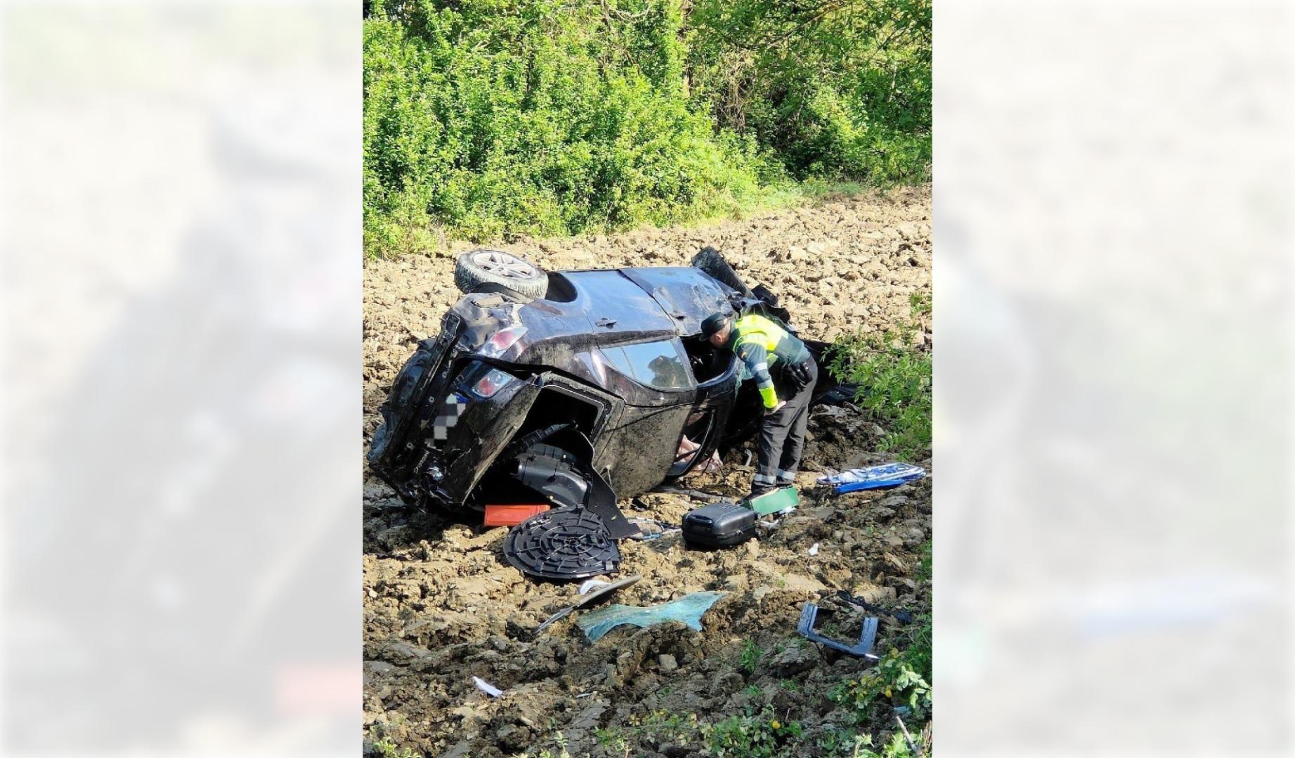 Vídeo del estado en el que ha quedado el vehículo del joven de 27 años herido grave en Egüés