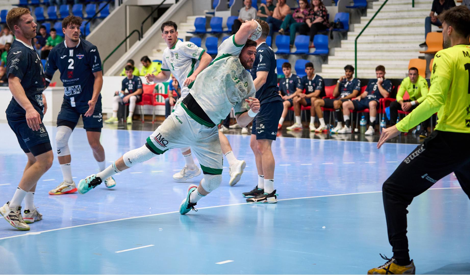 Anaitasuna ya roza el play off de ascenso tras una sufrida victoria ante Benidorm