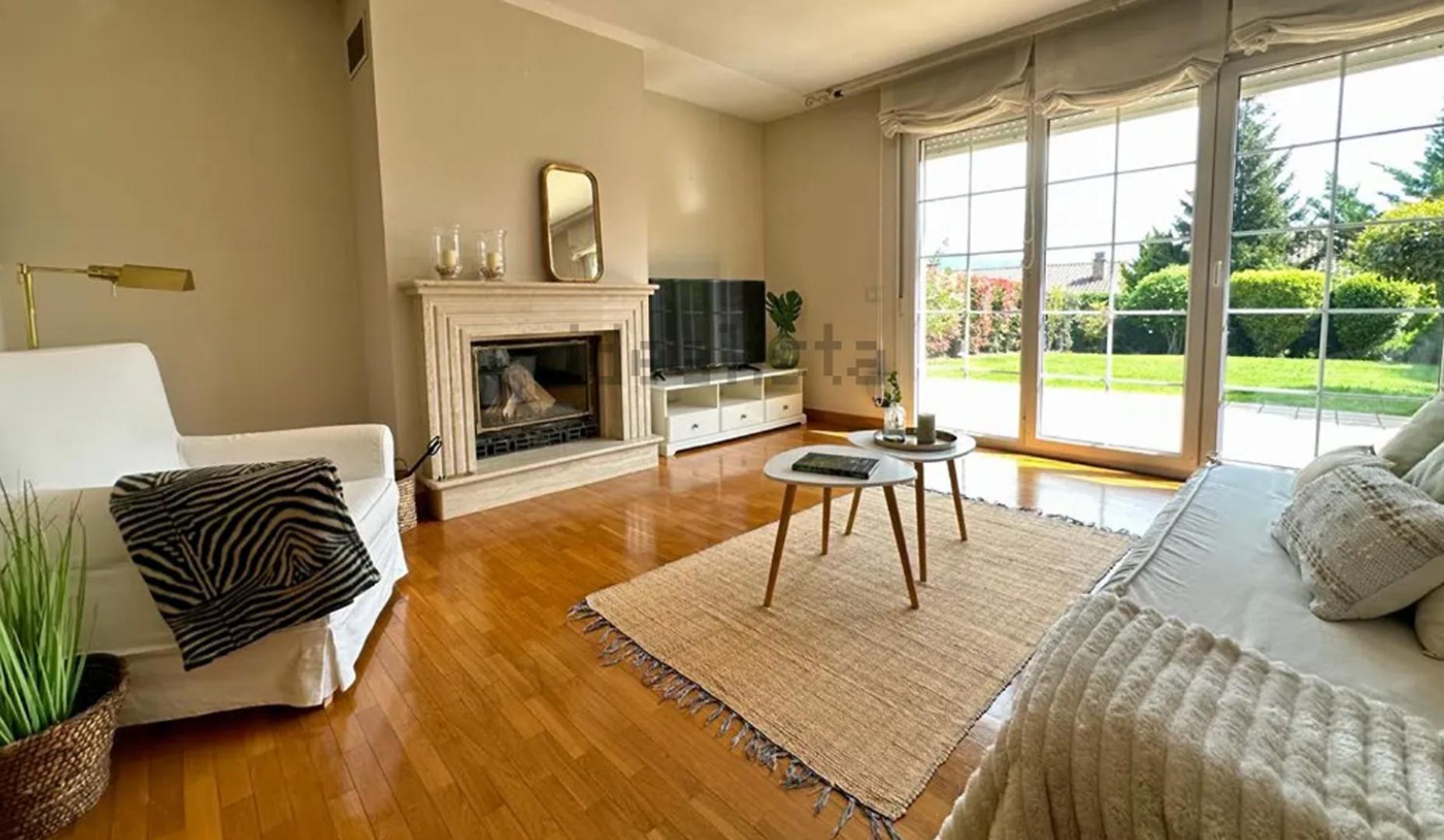 Salón con salida al jardín