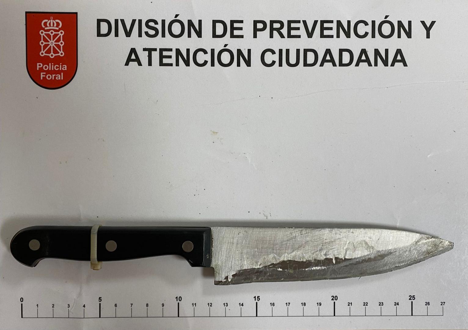 Cuchillo intervenido al joven detenido en el barrio de Mendillorri