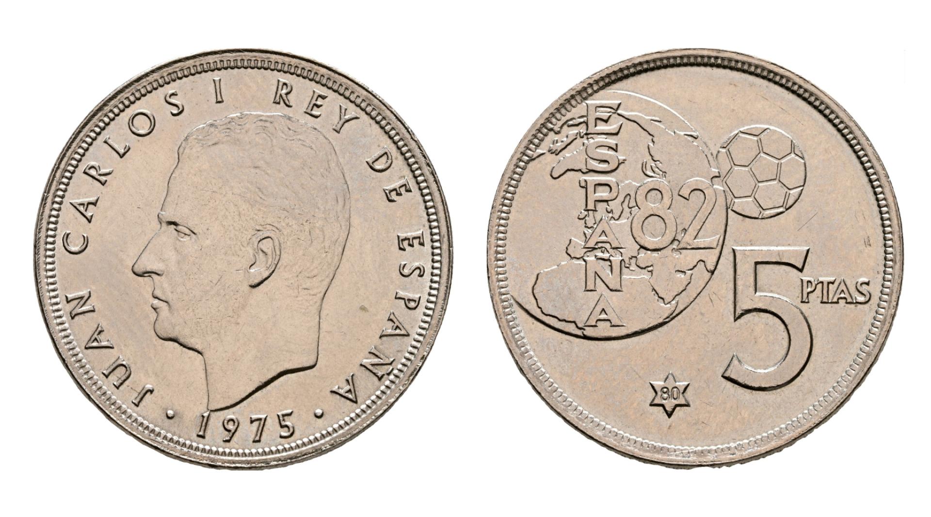 Moneda con error, que muestra bajo el busto del rey el año '1975'