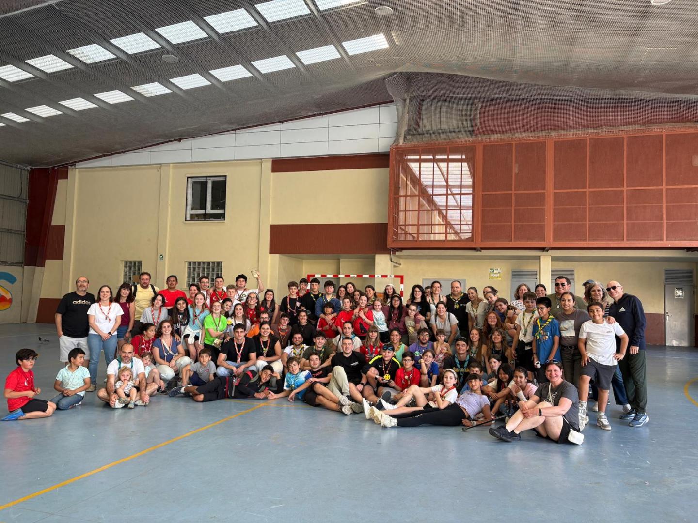 Scouts, familias y antiguos monitores participaron en el Gorka Deuna 2026