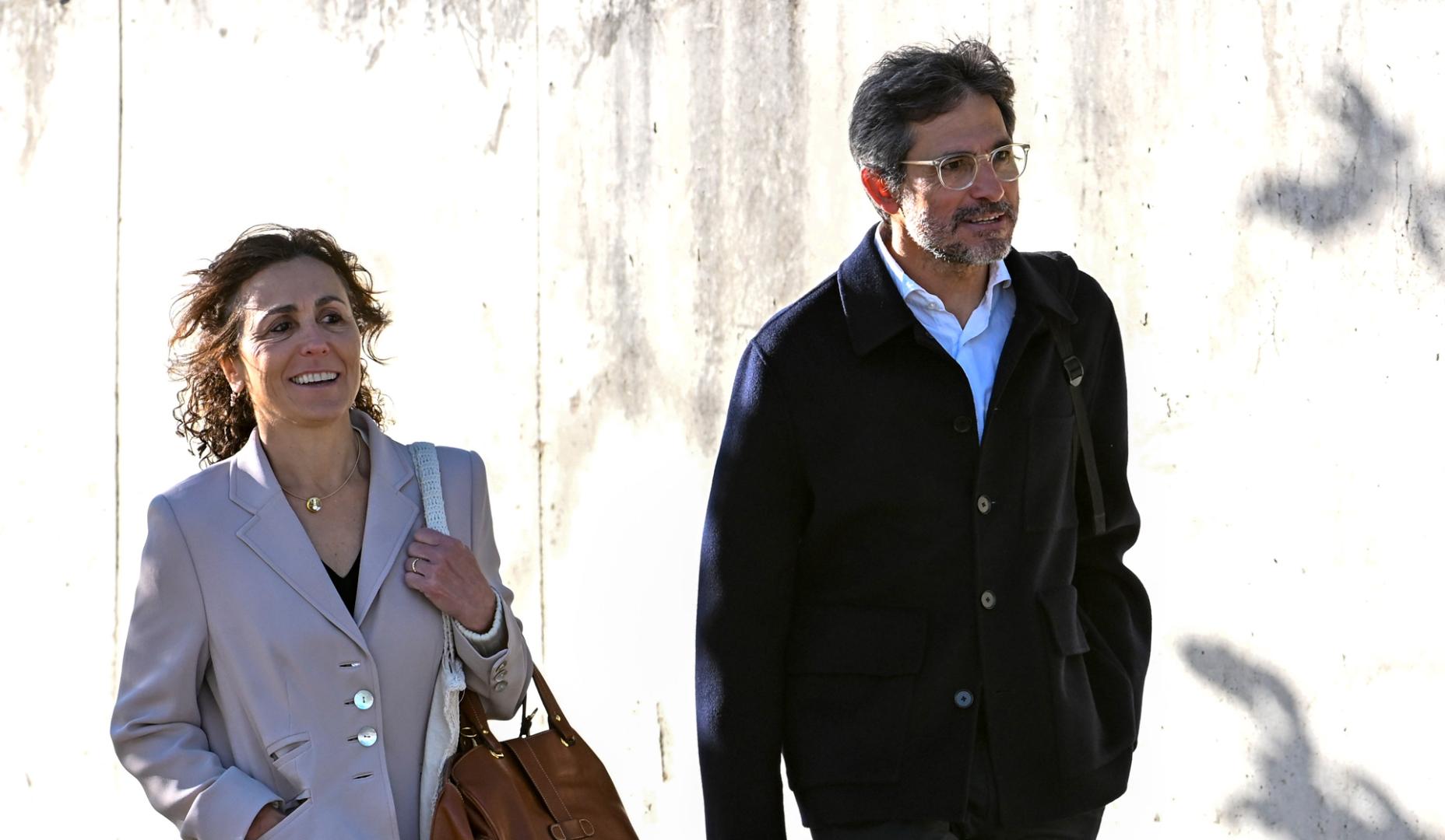 El hijo de Jordi Pujol, Oleguer Pujol Ferrusola (d) a su llegada este martes a la sede de La Audiencia Nacional en San Fernando de Henares, Madrid