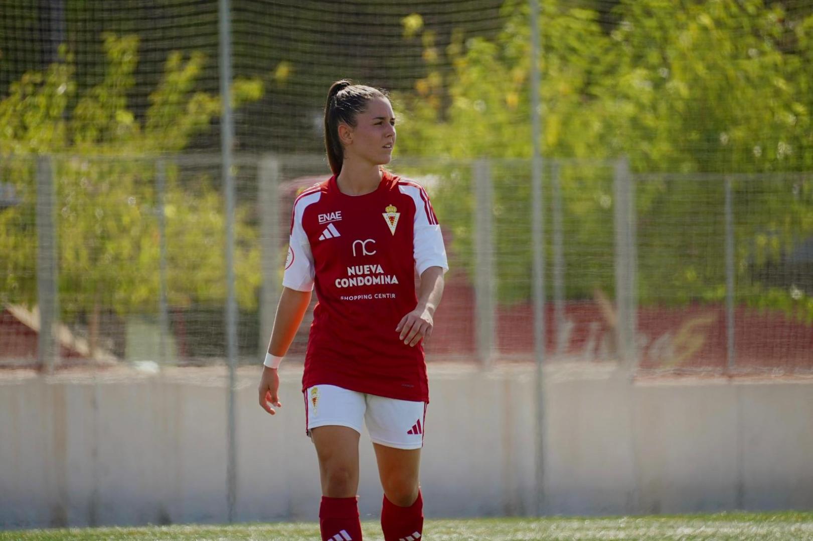 Elena Linzoain, futbolista navarra del Real Murcia