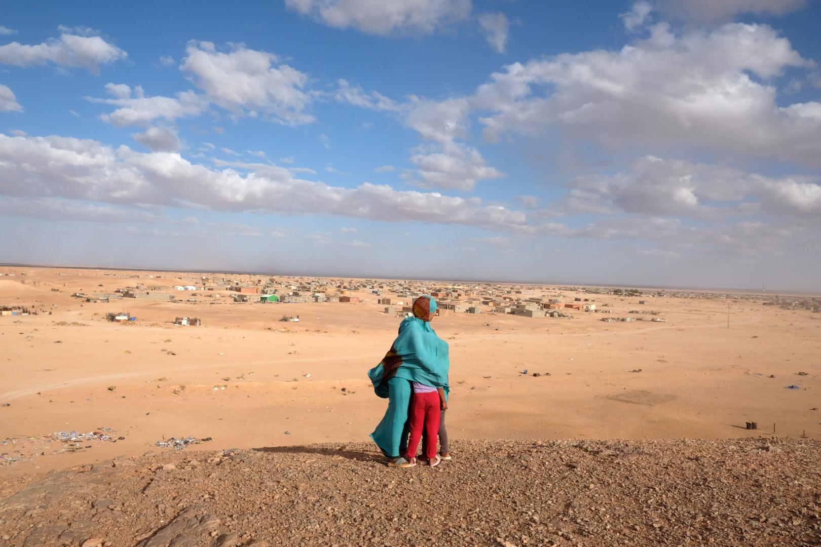 AUTOR: IVAN BENITEZ FECHA: LUGAR: SAHARA OCCIDENTAL TEMA:VUELO SOLIDARIO DESDE NVARRA A LOS CAMPAMENTOS DE REFUGIADOS SAHARAUIS