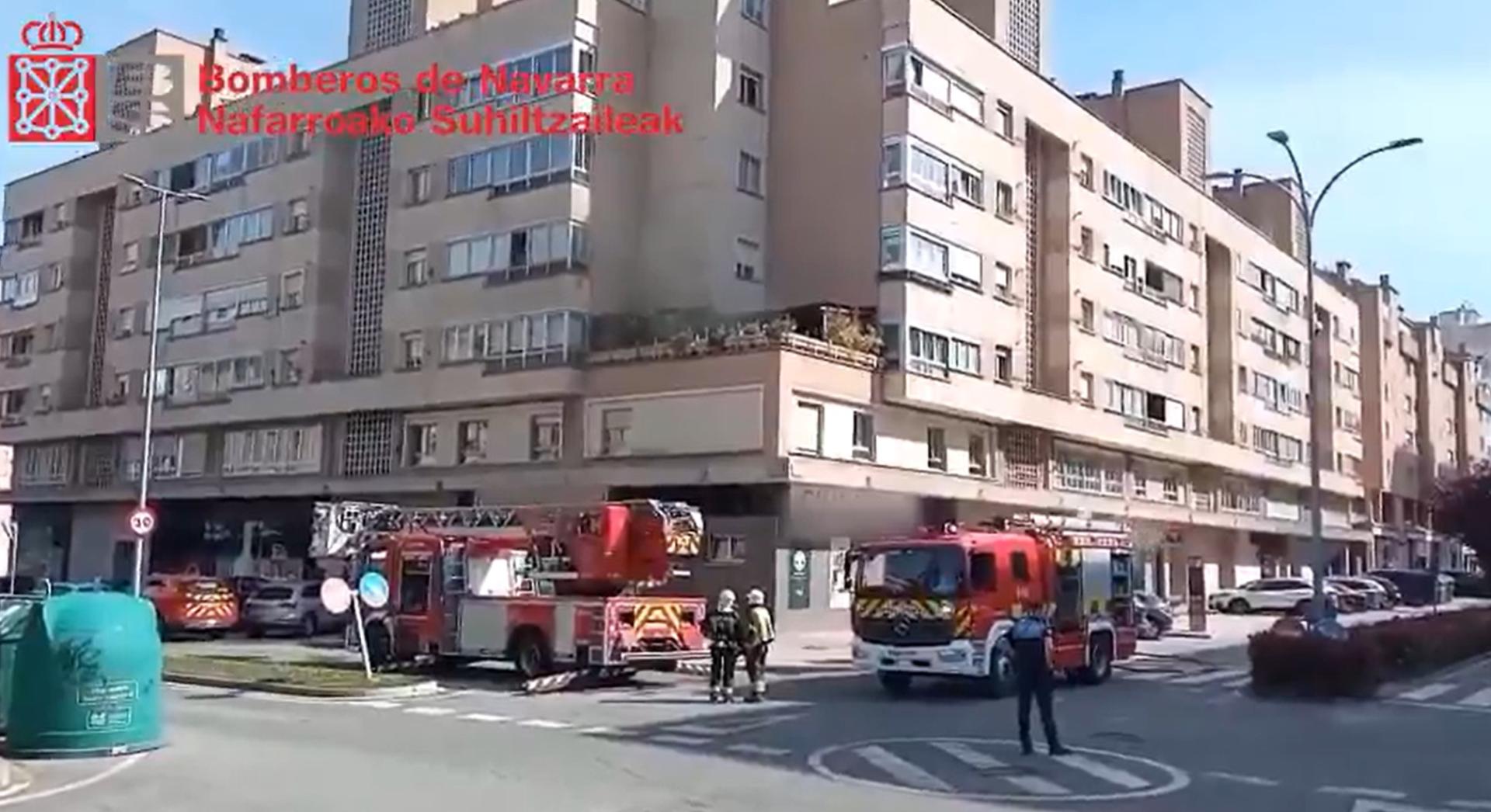 Intervención de los bomberos por el fuego en Barañáin