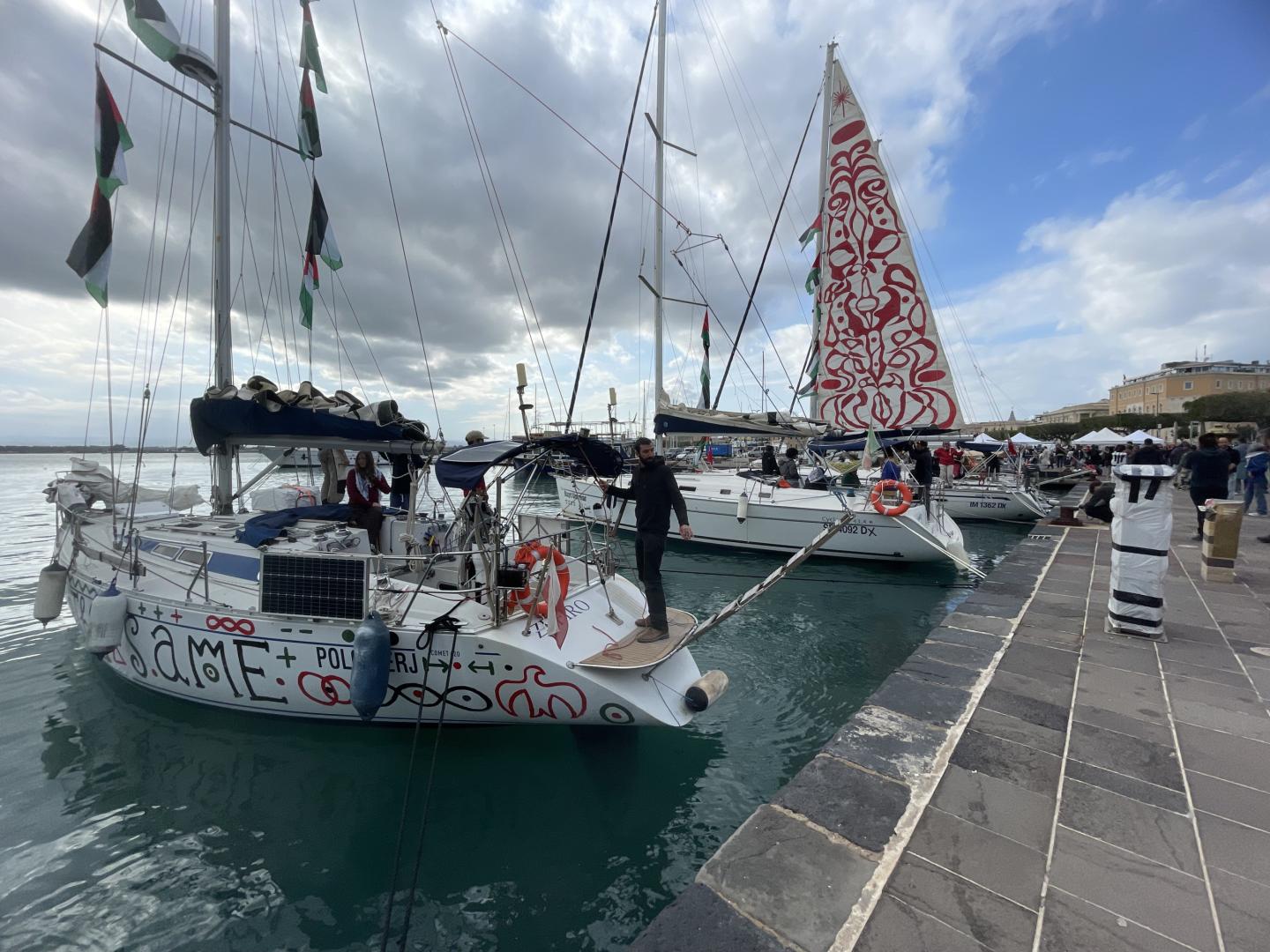 Integrantes de la Flotilla parten desde Siracusa (Italia)