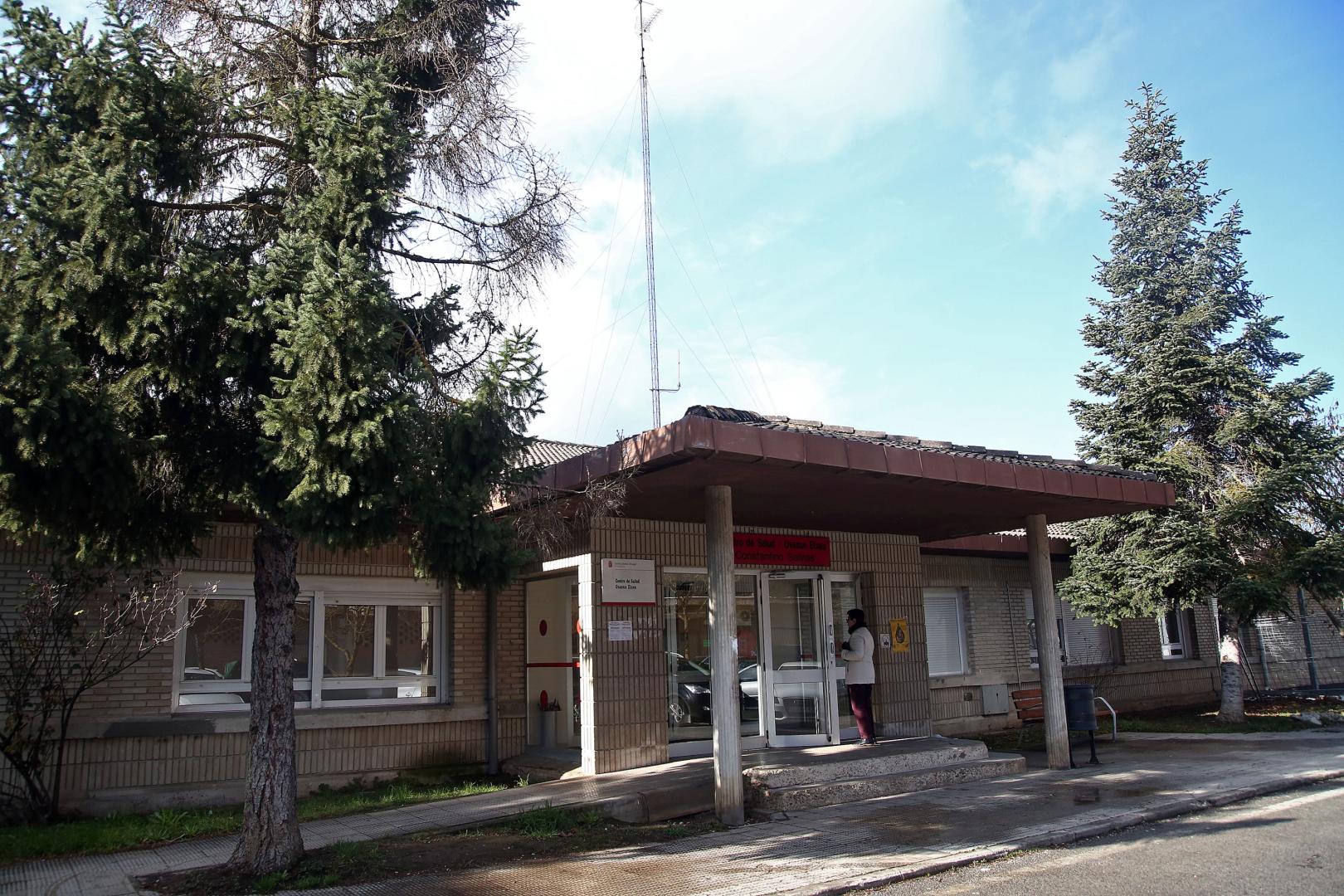 Acceso al Centro de Salud 'Constantino Salinas Jaca' de Alsasua