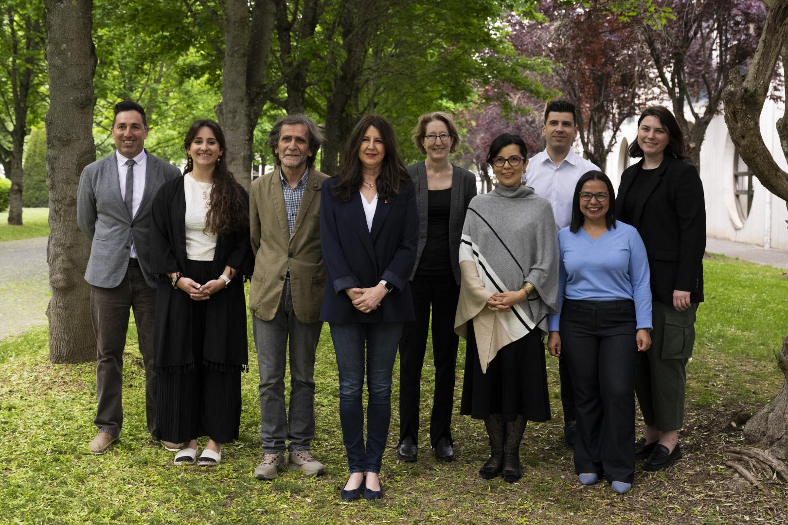 PROTAGONISTAS DE LAS JORNADAS Sergio García-Magariño, Leyre Lecumberri (UPNA), Juan María Sánchez-Prieto (UPNA), Begoña Pérez Eransus (vicerrectora de la UPNA), Beth Lyon (Cornell University), Piedad Lucía Barreto (Universidad Cooperativa de Colombia), Mikel Ferrero (UPNA), Karla P. Ramos (UCA de El Salvador) y Shauna Siggelkow (Define American).