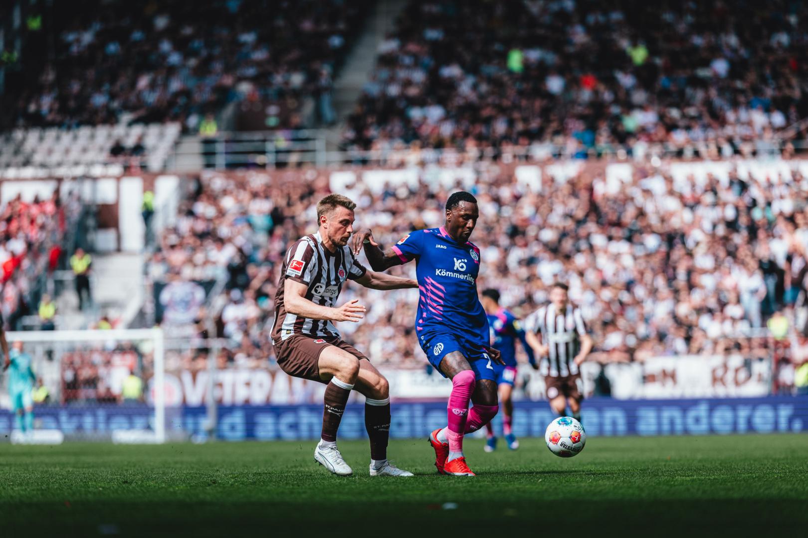 Sheraldo Becker, este domingo frente al St. Pauli