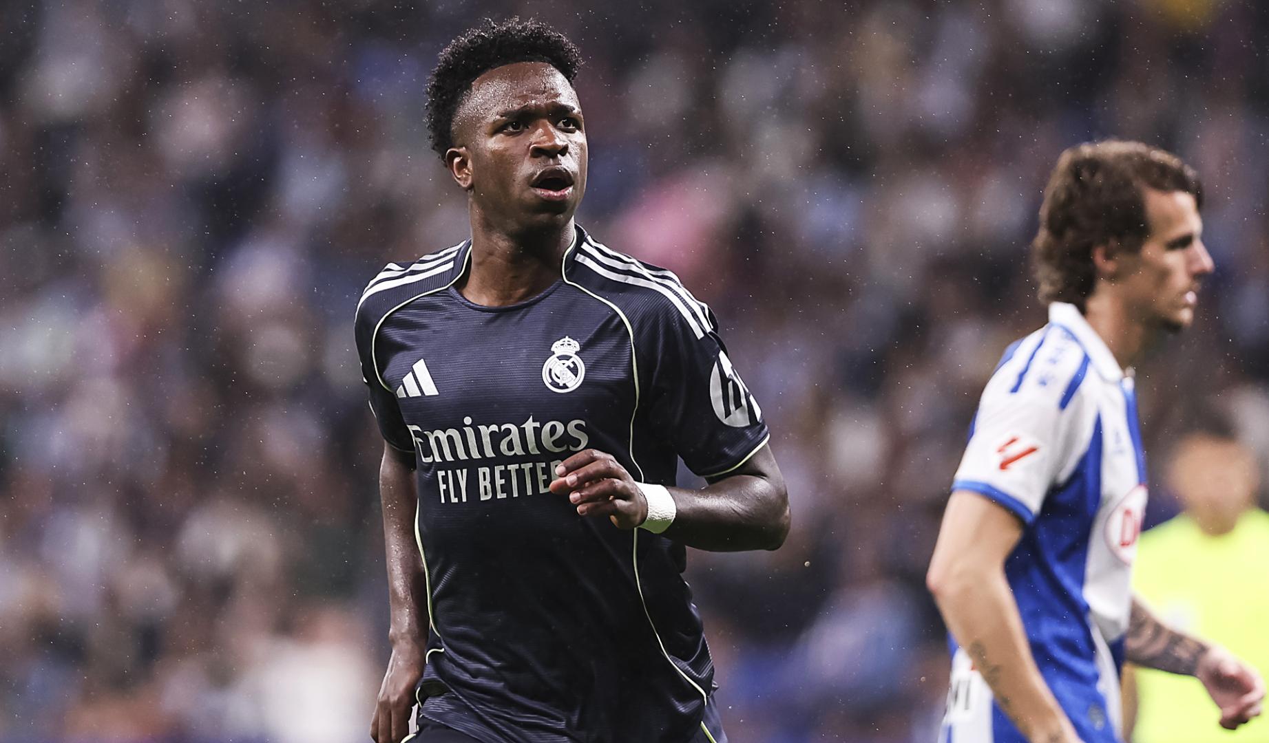 Vinícius Jr. celebra uno de los dos tantos que anotó al Espanyol