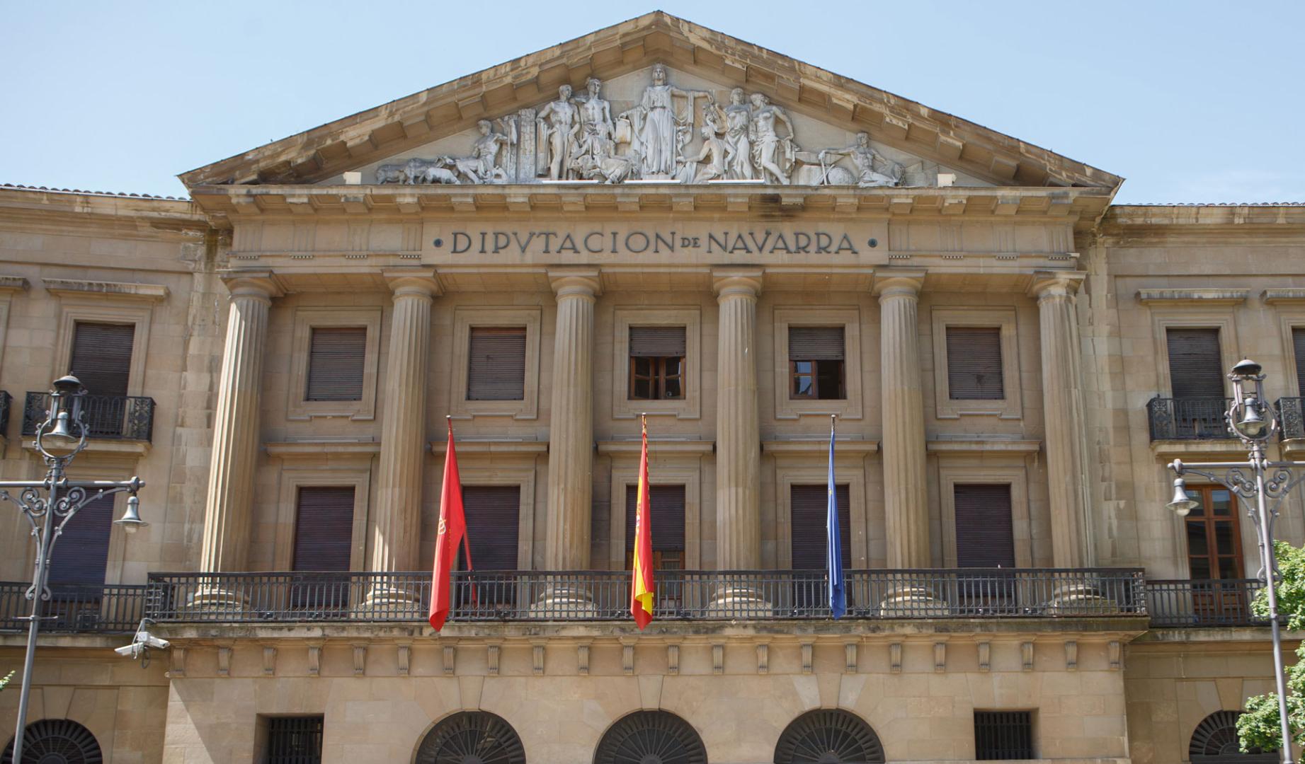 Fachada del Palacio de Navarra