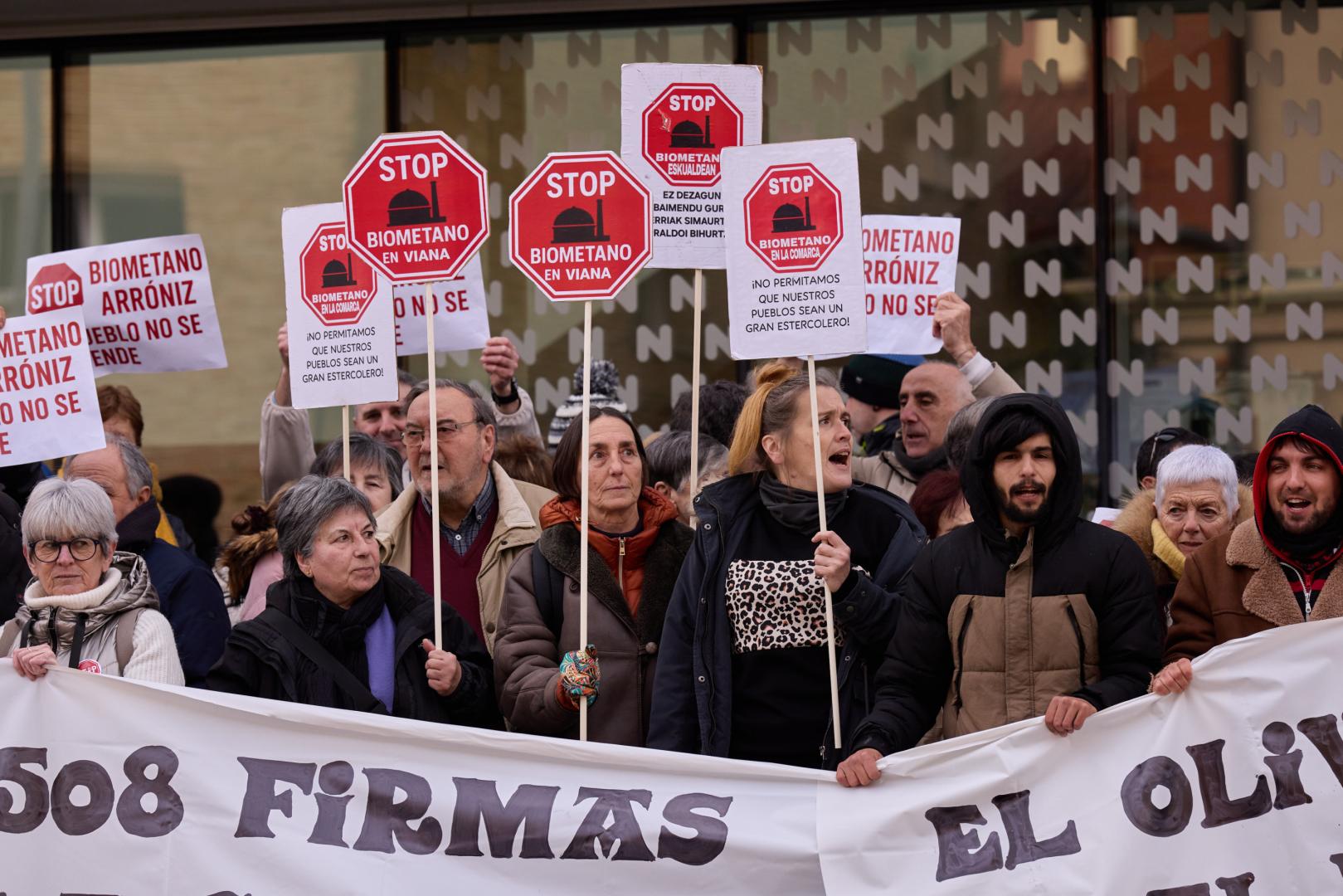 A* Jesús Garzaron F* 2026_01_28 T* Concentración contra las plantas de Biogás y biometano en Arróniz y Rada L* Frente al Departamento de Medio Ambiente.