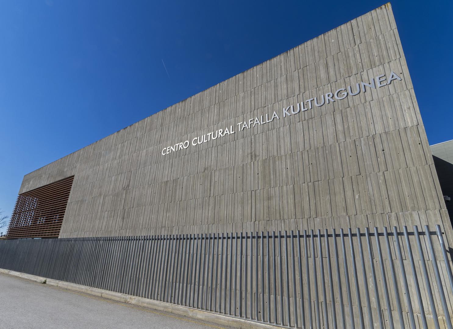 El centro cultural es uno de los edificios municipales incluidos en los lotes del contrato