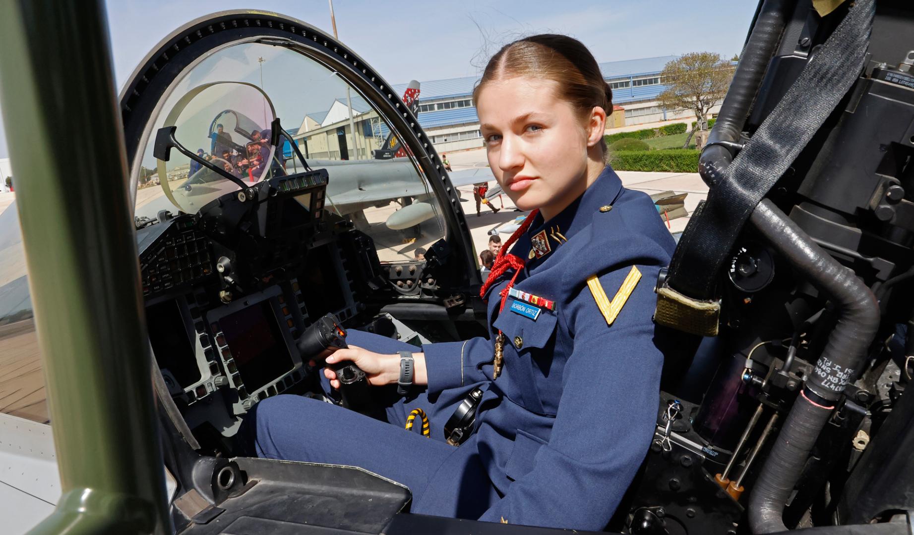 La Princesa Leonor vuela por primera vez en un F-5 en el marco de su instrucción en el Ejército del Aire