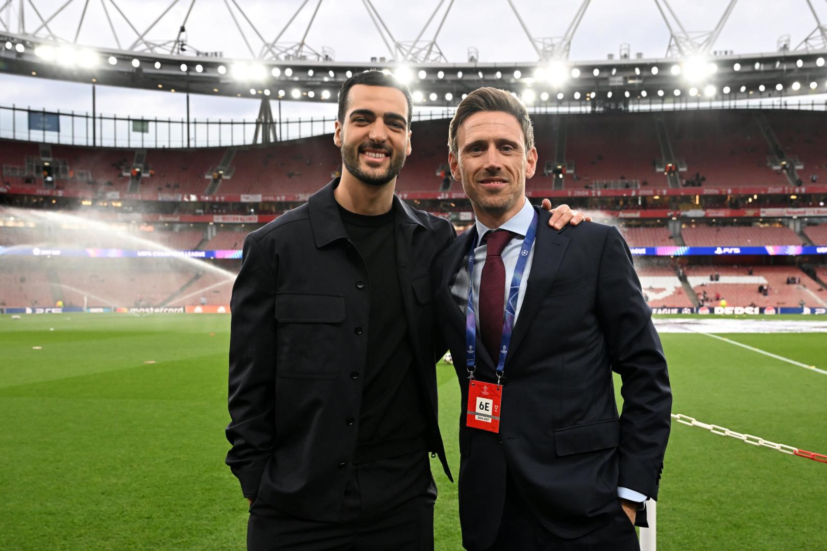 Mikel Merino y Nacho Monreal, en el Emirates esta noche