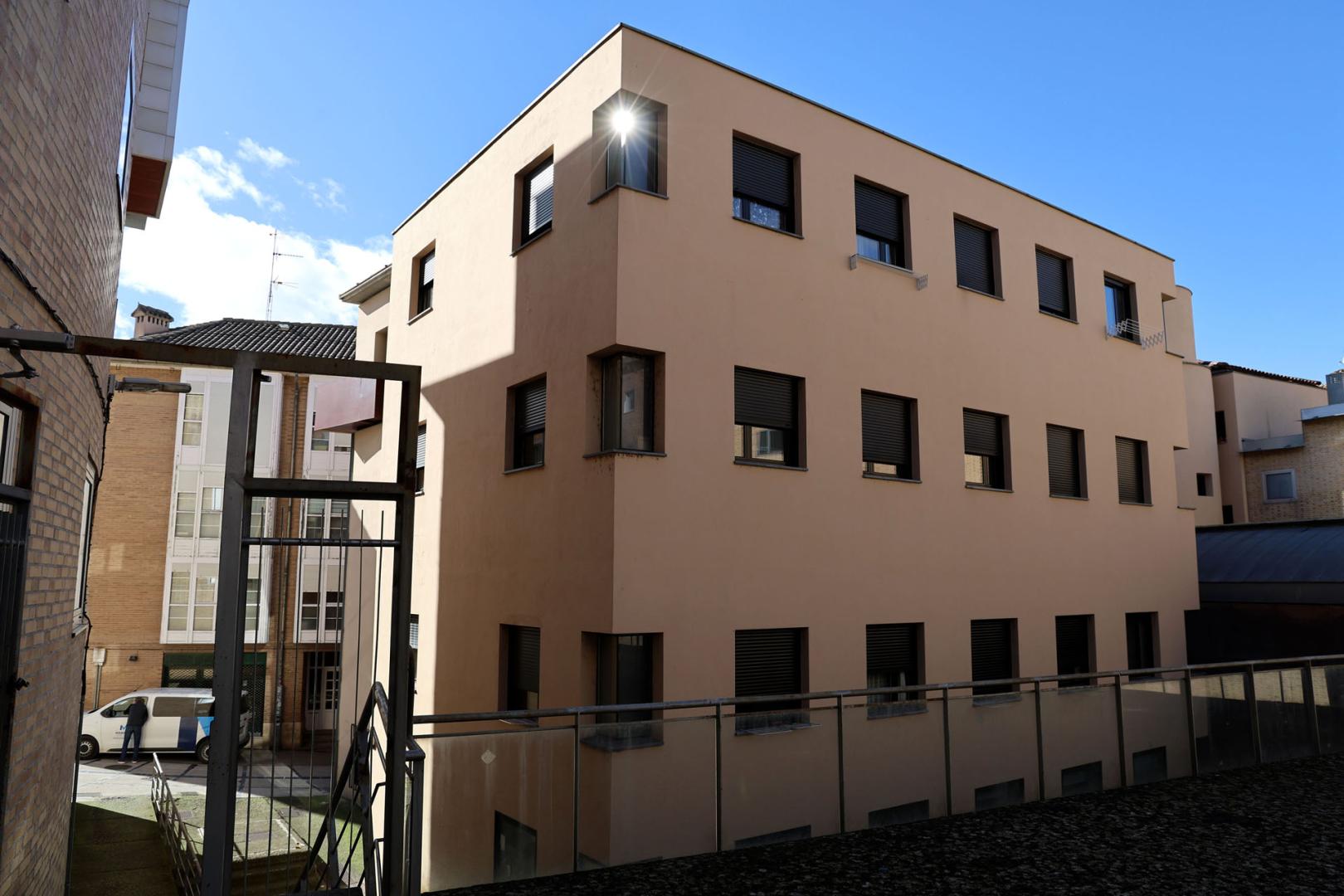 Edificio de la calle La Imprenta de Estella en el que se ubican las dos viviendas de emergencia