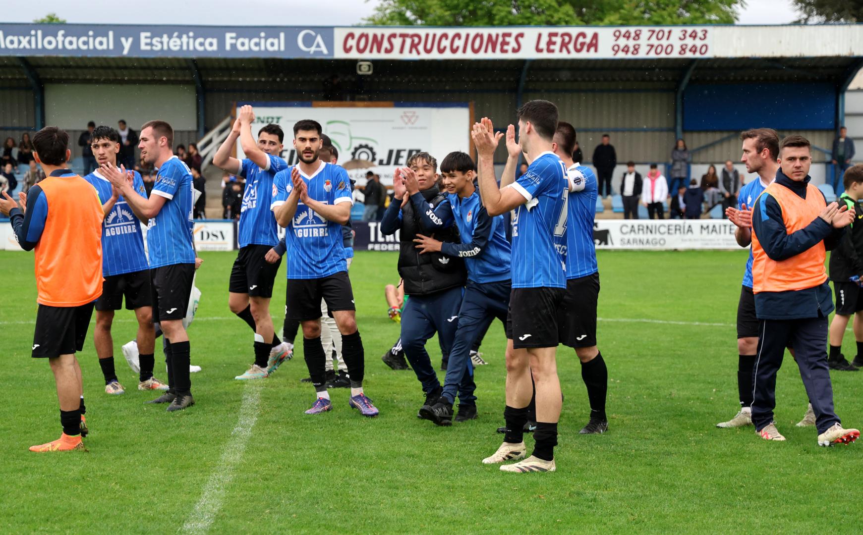 Los jugadores de la Peña Sport agradecen el apoyo de la afición