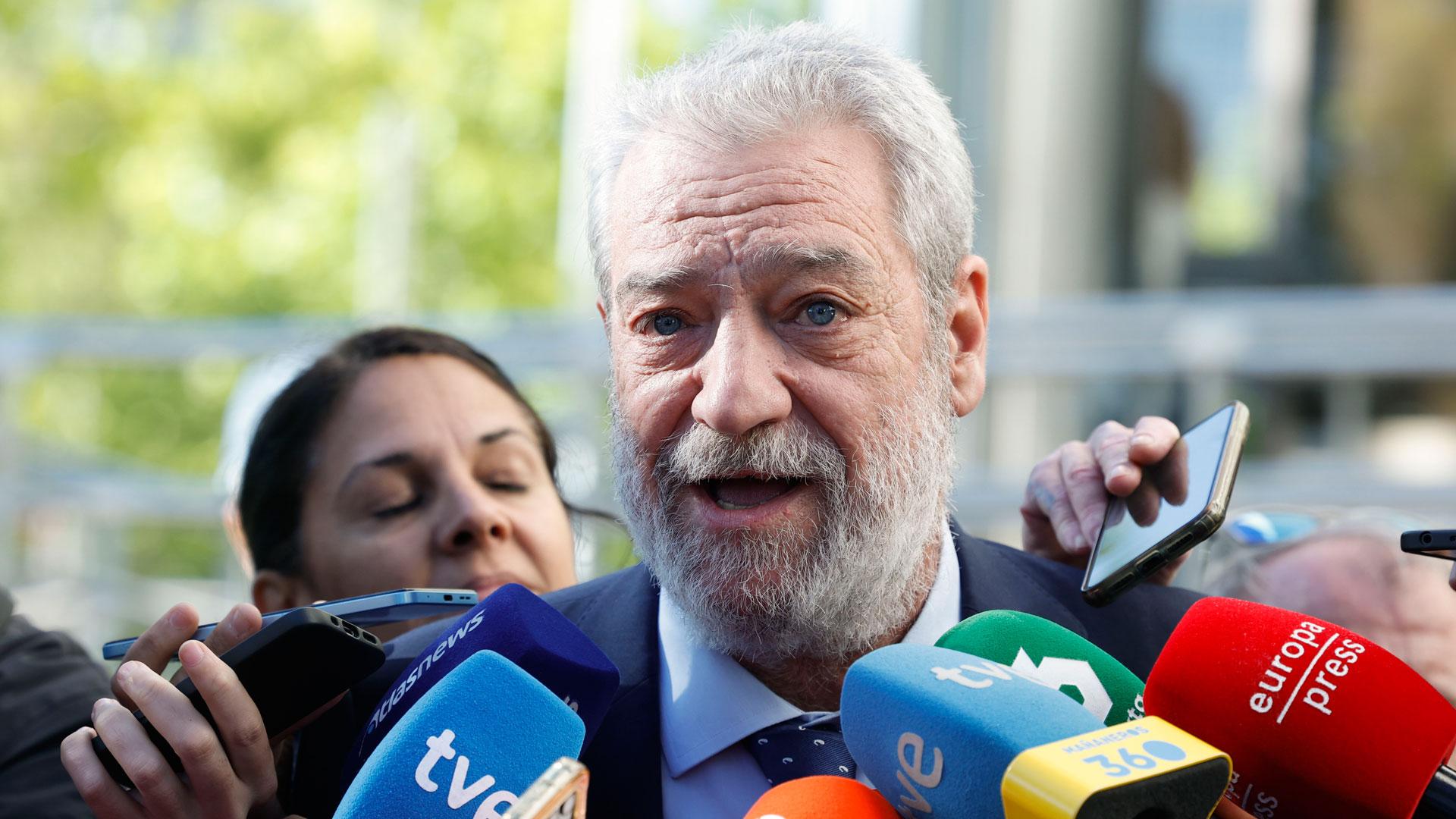 Miguel Ángel Rodríguez, jefe de gabinete de la presidenta de Madrid, Isabel Díaz Ayuso, en declaraciones a los medios tras salir de los Juzgados de Plaza de Castilla